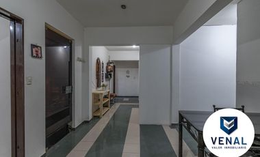 Venta Casa Comercial o Residencial 6 ambientes, 5 dormitorios, 3 baños completos, 3 plantas