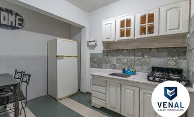 Venta Casa Comercial o Residencial 6 ambientes, 5 dormitorios, 3 baños completos, 3 plantas
