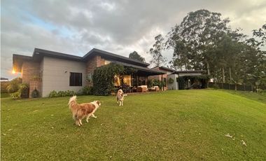 Arriendo casa campestre amoblada 3 alcobas Llanogrande