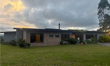 Arriendo casa campestre amoblada 3 alcobas Llanogrande