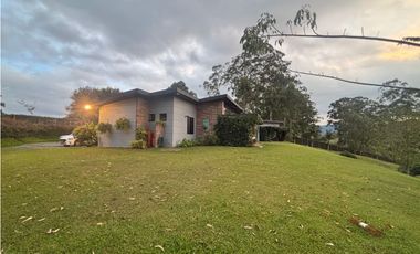 Arriendo casa campestre amoblada 3 alcobas Llanogrande