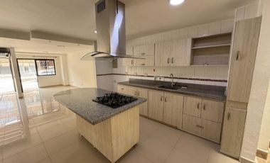 ARRIENDO CASA EN ENVIGADO - SECTOR EL TRIANON