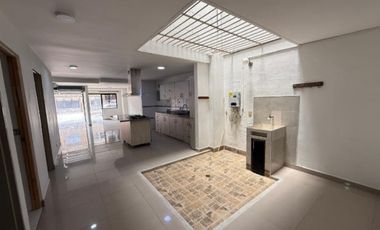 ARRIENDO CASA EN ENVIGADO - SECTOR EL TRIANON