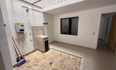 ARRIENDO CASA EN ENVIGADO - SECTOR EL TRIANON