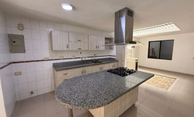 ARRIENDO CASA EN ENVIGADO - SECTOR EL TRIANON