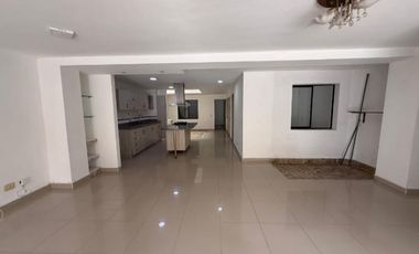 ARRIENDO CASA EN ENVIGADO - SECTOR EL TRIANON