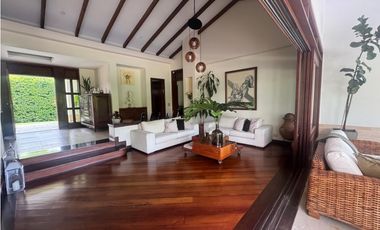 CASA CAMPESTRE INDEPENDIENTE CON PISCINA Y JACUZZI
