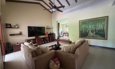 CASA CAMPESTRE INDEPENDIENTE CON PISCINA Y JACUZZI