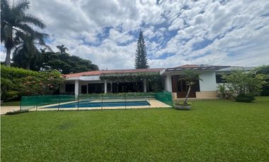 CASA CAMPESTRE INDEPENDIENTE CON PISCINA Y JACUZZI