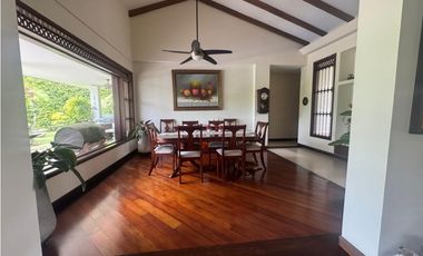 CASA CAMPESTRE INDEPENDIENTE CON PISCINA Y JACUZZI