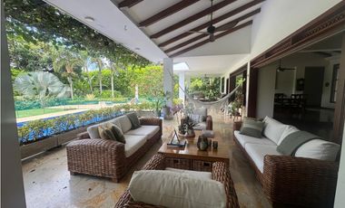 CASA CAMPESTRE INDEPENDIENTE CON PISCINA Y JACUZZI