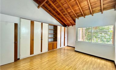 Casa para la venta en El Poblado, sector Vizcaya
