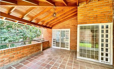 Casa para la venta en El Poblado, sector Vizcaya