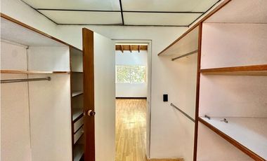 Casa para la venta en El Poblado, sector Vizcaya