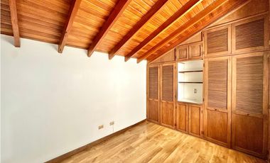 Casa para la venta en El Poblado, sector Vizcaya