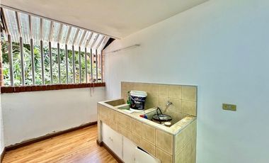 Casa para la venta en El Poblado, sector Vizcaya