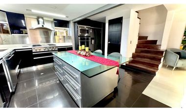 VENTA DE CASA UNIFAMILIAR EN SABANETA