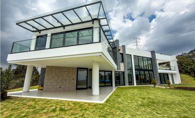 T Casa en venta o arriendo Altos De Patios - La Calera