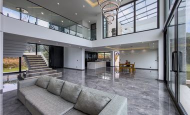 T Casa en venta o arriendo Altos De Patios - La Calera