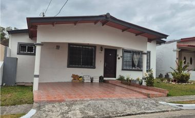 Alquiler de Casa en Brisas del Golf