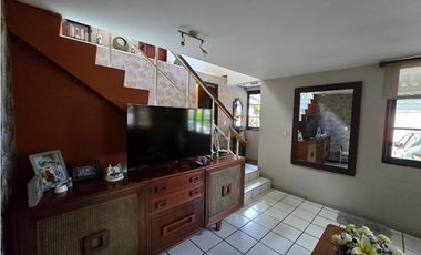 VENTA DE AMPLIA CASA DE 177MT2  EN CONDADO DEL REY REMODELADA  AQ