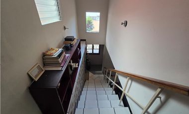 VENTA DE AMPLIA CASA DE 177MT2  EN CONDADO DEL REY REMODELADA  AQ