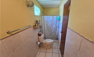 VENTA DE AMPLIA CASA DE 177MT2  EN CONDADO DEL REY REMODELADA  AQ