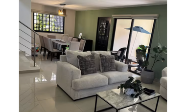 SE VENDE CASA EN COSTA VERDE PH SUNSET HILL CON TERRAZA Y PATIO
