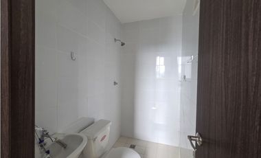 Se vende apartamento 4 recámaras en Kings Park, Condado del Rey