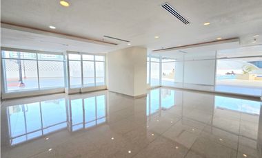 Se vende apartamento 4 recámaras en Kings Park, Condado del Rey