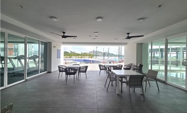 Se vende apartamento 4 recámaras en Kings Park, Condado del Rey