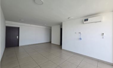 Se vende apartamento 4 recámaras en Kings Park, Condado del Rey