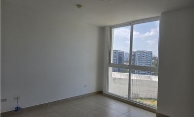 Se vende apartamento 4 recámaras en Kings Park, Condado del Rey