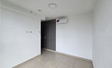 Se vende apartamento 4 recámaras en Kings Park, Condado del Rey