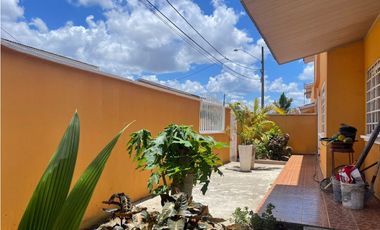 Casa de dos pisos en alquiler en Quintas de Nuevo Arraiján