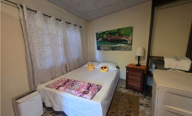 SE VENDE TERRENO CON 2 CABAÑAS Y 1 CASA EN ALTOS DE CERRO AZUL 1998M
