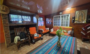SE VENDE TERRENO CON 2 CABAÑAS Y 1 CASA EN ALTOS DE CERRO AZUL 1998M