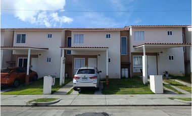 Casa de dos pisos en alquiler en Cantabria Residencial, Arraiján