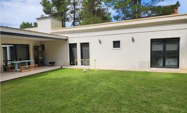 Casa en venta Deportivo II lote 413 Costa Esmeralda pileta