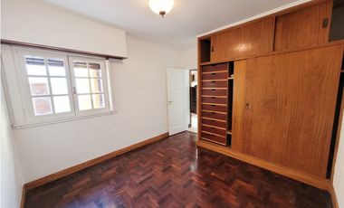Casa PH 3 amb. con patio - Santa Fe y Larrea