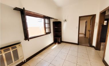 Casa PH 3 amb. con patio - Santa Fe y Larrea