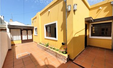 Casa PH 3 amb. con patio - Santa Fe y Larrea