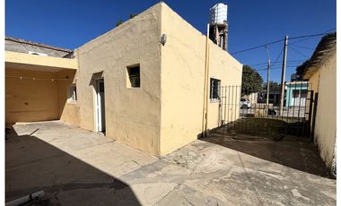 SE ALQUILA CASSA 2 DORM CENTRICA EN ALMAFUERTE