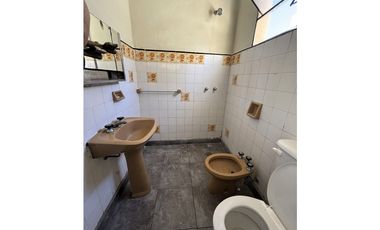 SE ALQUILA CASSA 2 DORM CENTRICA EN ALMAFUERTE
