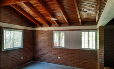 ¡Oportunidad! Casa Familiar con Excelente Ubicación!