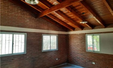 ¡Oportunidad! Casa Familiar con Excelente Ubicación!