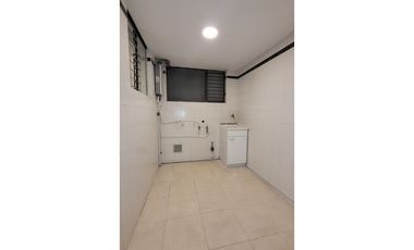 🌄 APARTAMENTO EN VENTA EN LAMOS – PISO ALTO + 2 PARQUEADEROS.