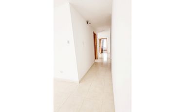 🌄 APARTAMENTO EN VENTA EN LAMOS – PISO ALTO + 2 PARQUEADEROS.