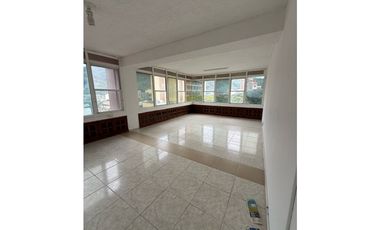 OFICINA EN VENTA CENTRO DE VILLAVICENCIO ED SANTANDER