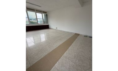 OFICINA EN VENTA CENTRO DE VILLAVICENCIO ED SANTANDER